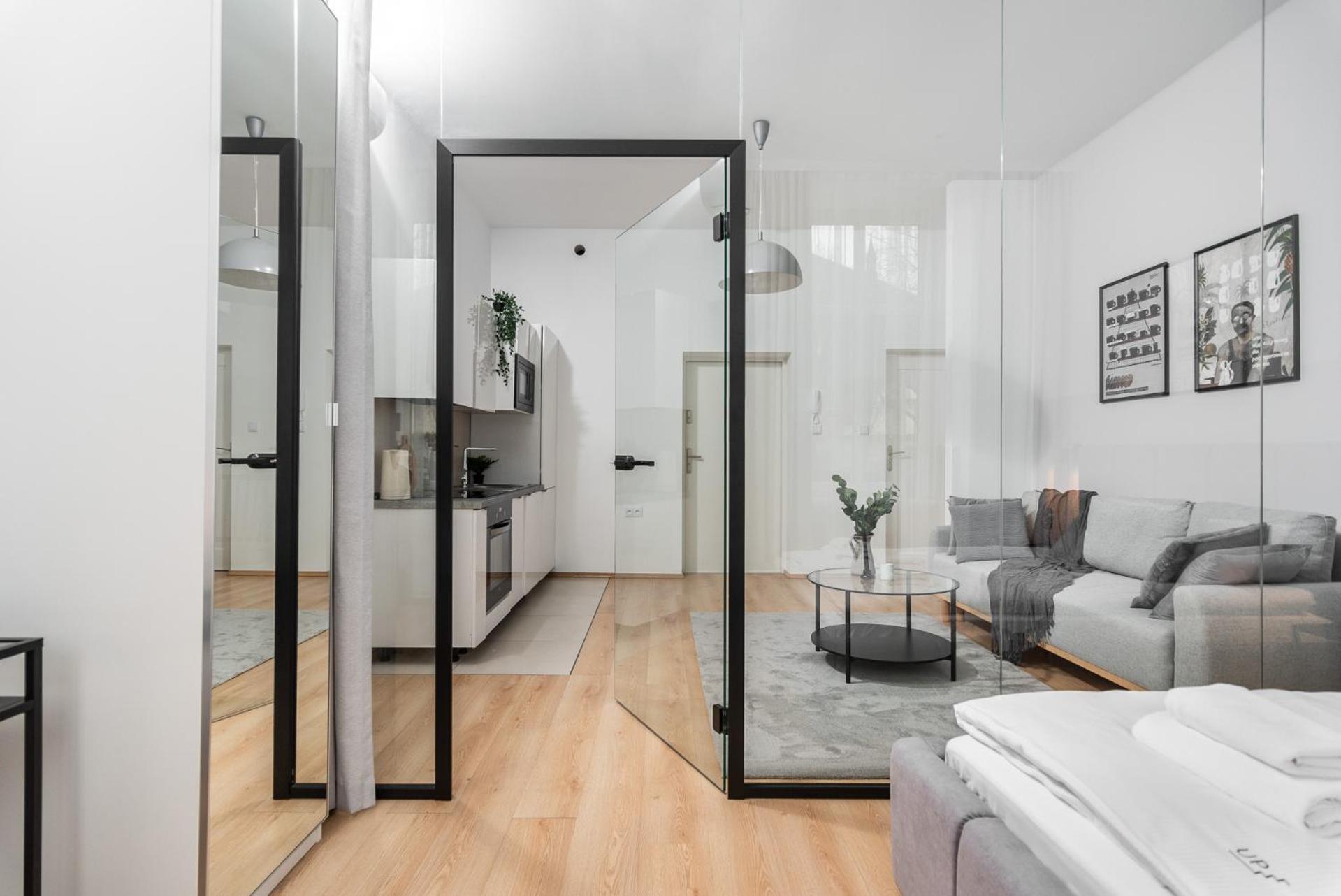 Apartment Modern Centrally Located - By Upstairs