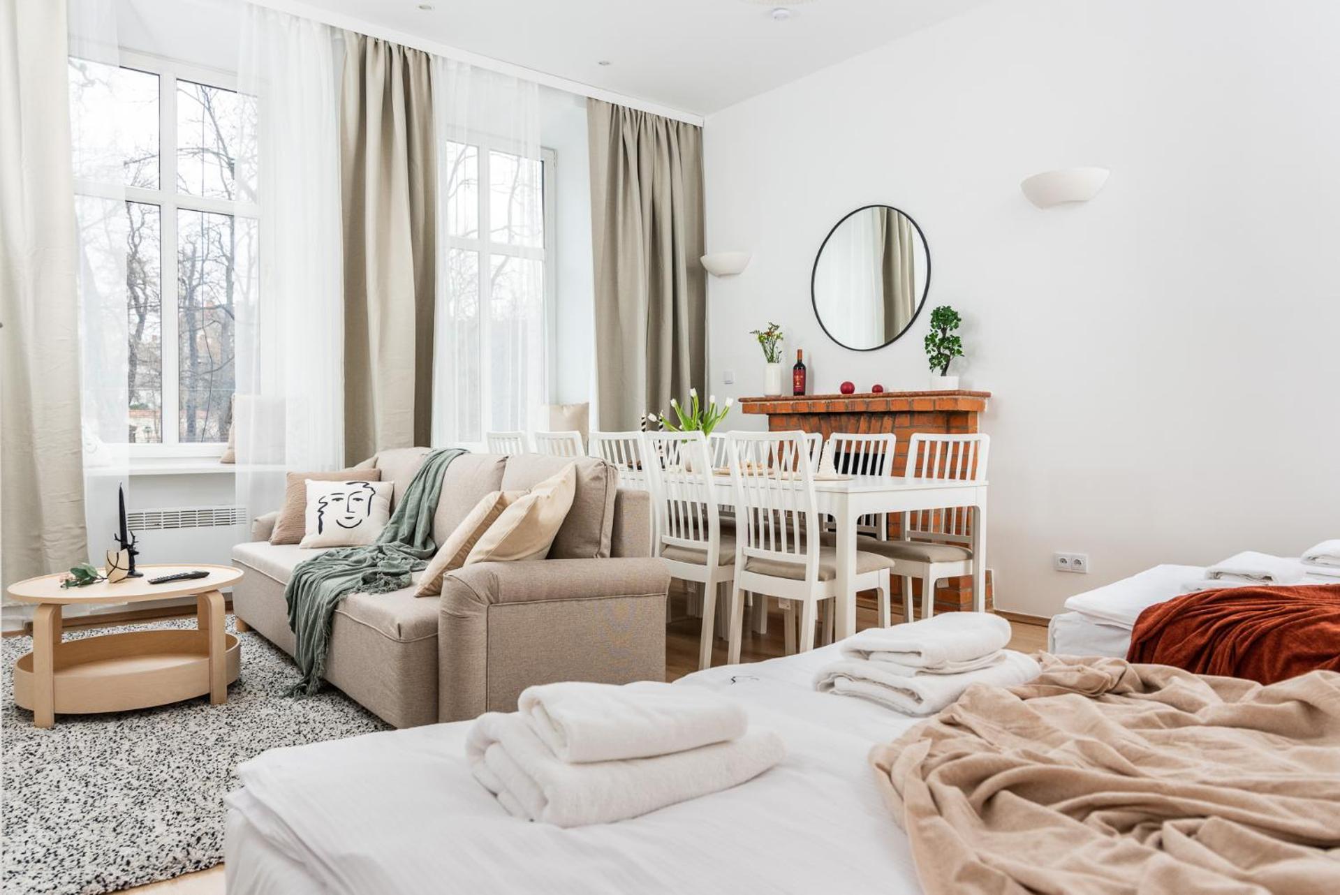 Apartment Modern Centrally Located - By Upstairs Krakow
