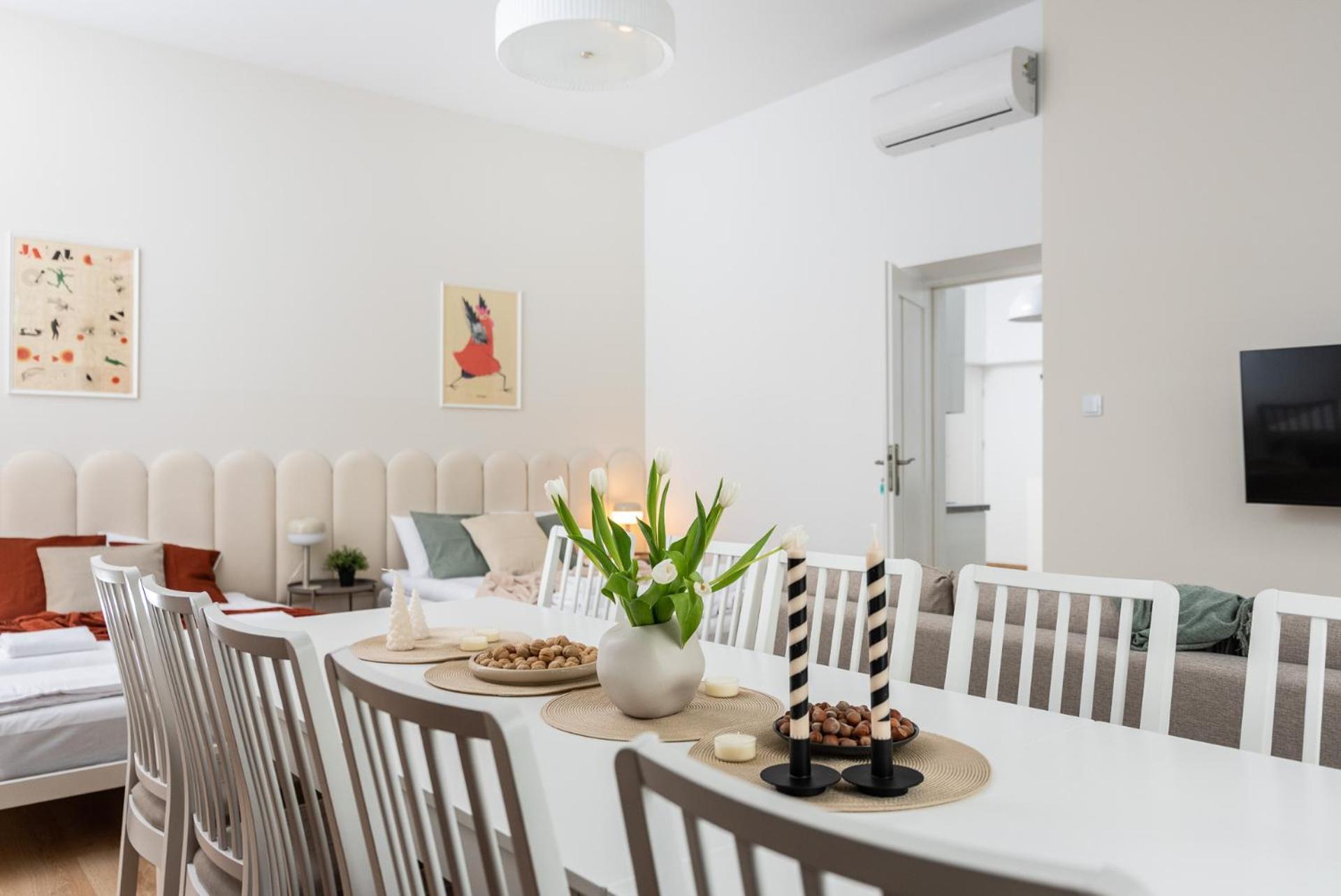 Modern Centrally Located - By Upstairs Apartment Krakow