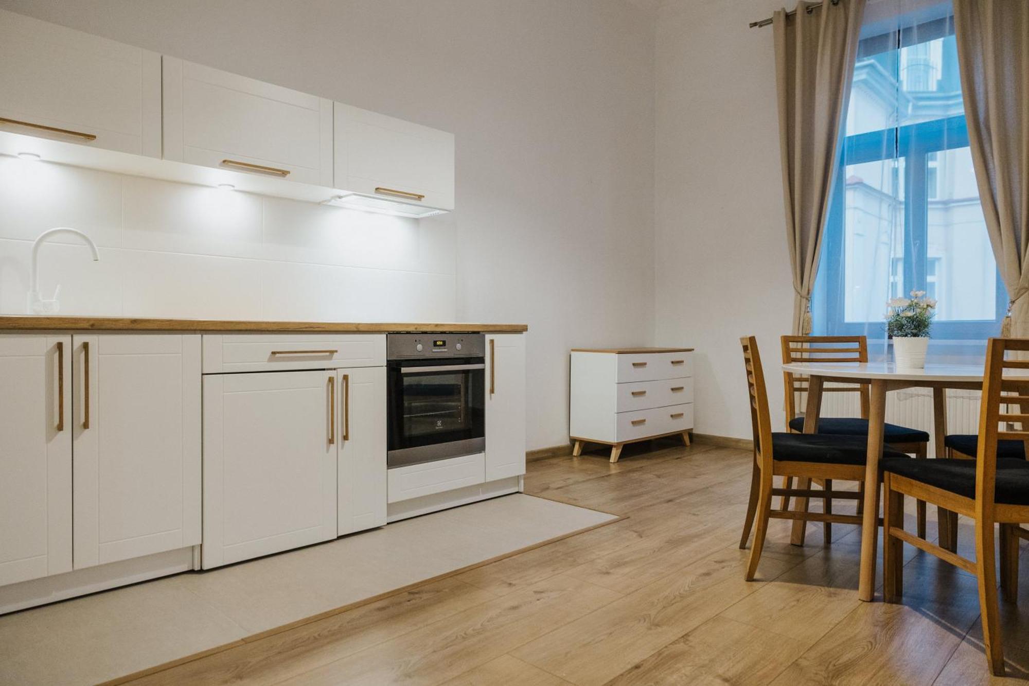Atticus Apartment *