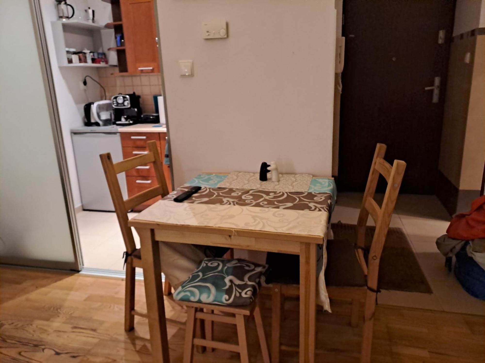 Wielopole 17 *