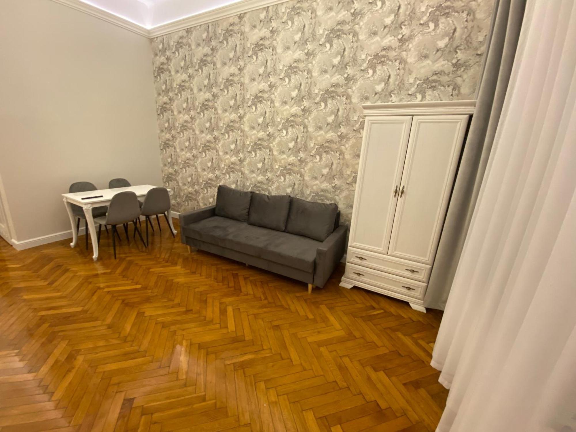 Royal Apartment *