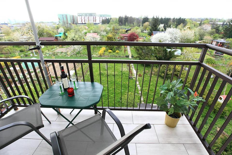Large And Modern With Free Parking Spot Krakow