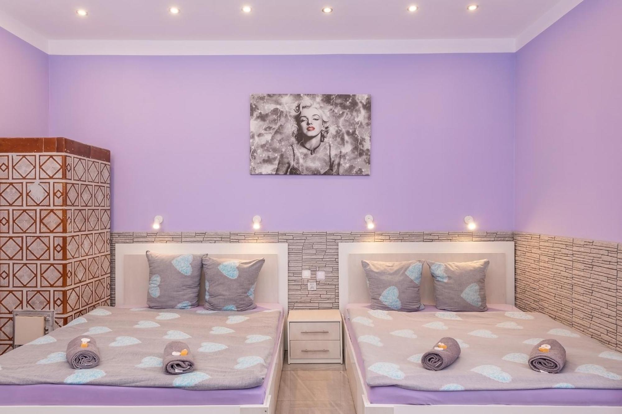 Queen Apartment