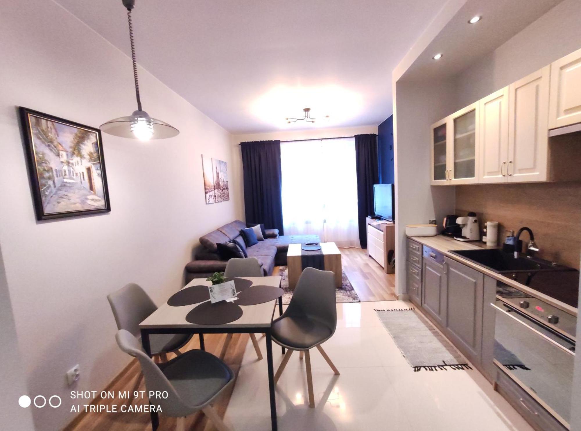 Seventh House Apartment *