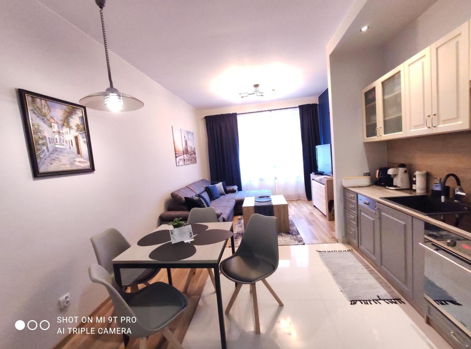 Seventh House Apartment *