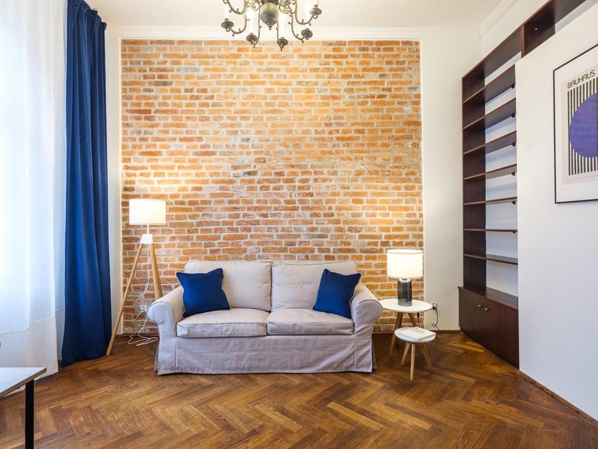 Apartment By Tyzenhauz