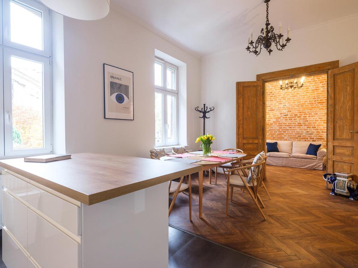 By Tyzenhauz Apartment