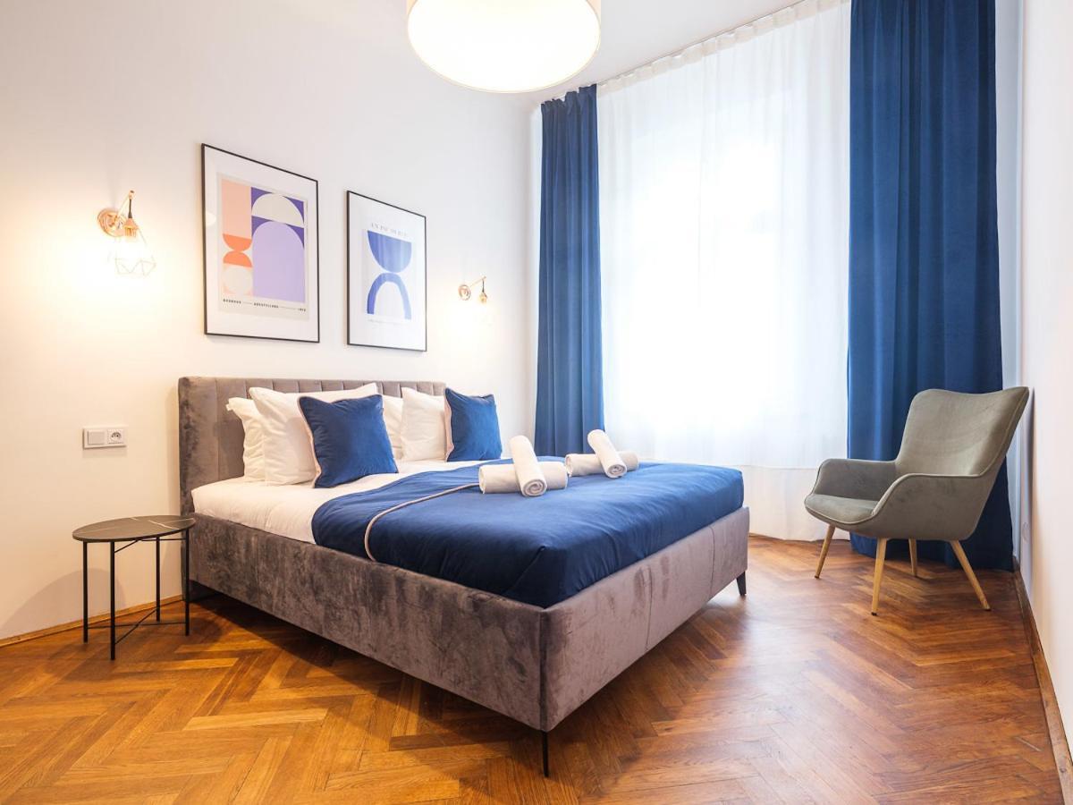 Apartment By Tyzenhauz