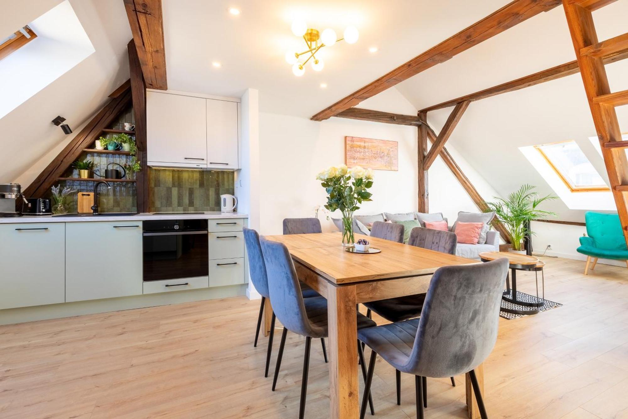 Apartment With Entresol Old Town *