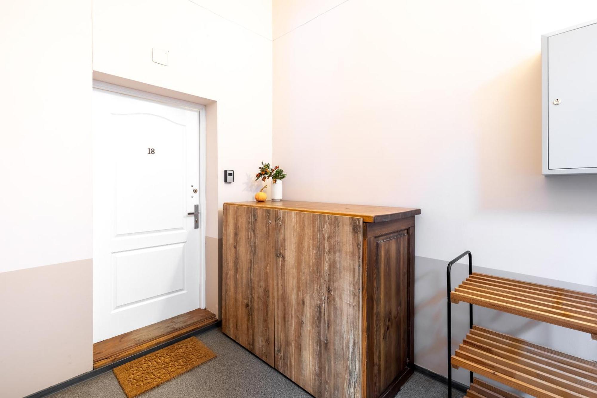 Apartment With Entresol Old Town