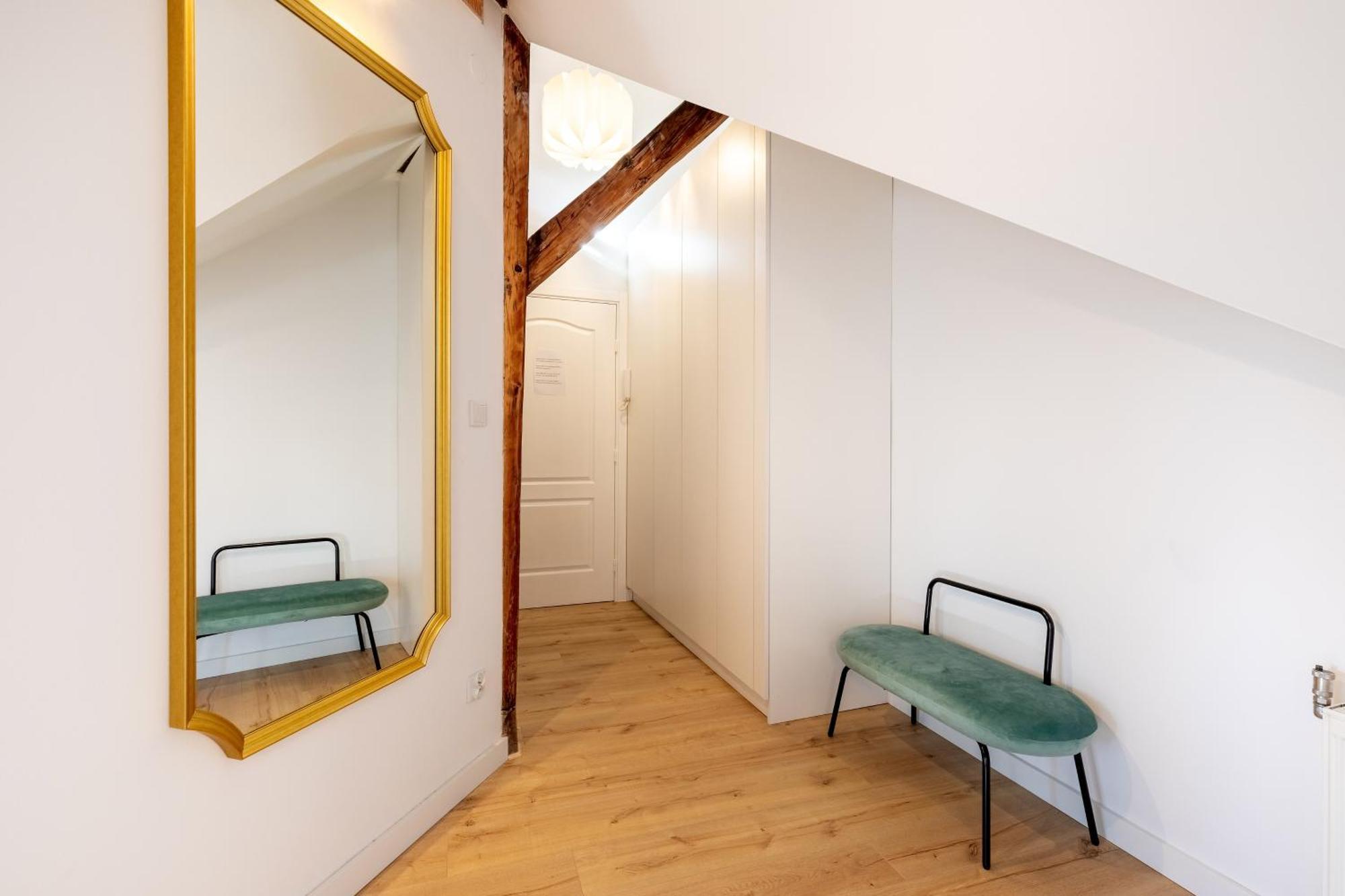 With Entresol Old Town Apartment Krakow