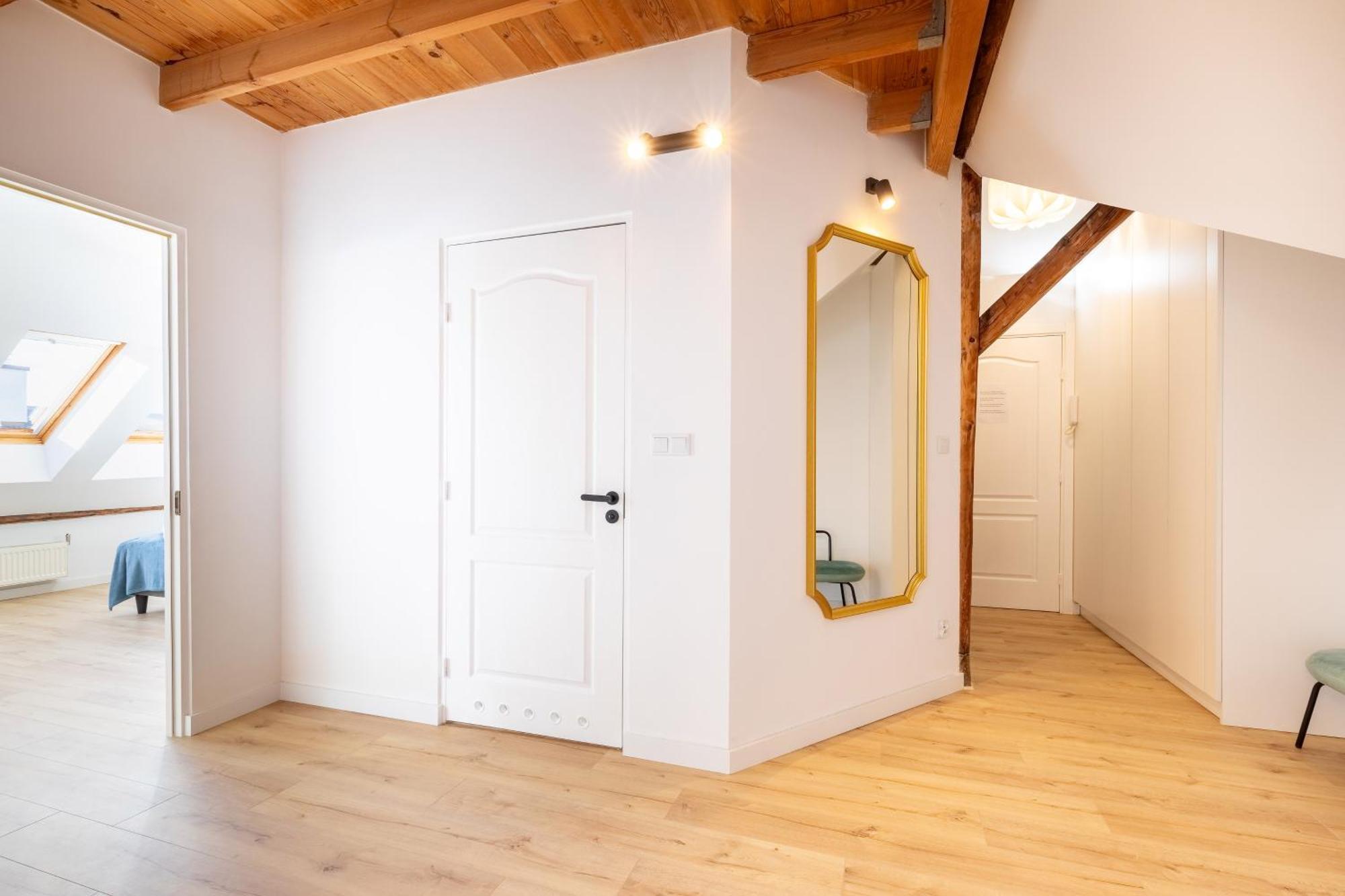 Apartment With Entresol Old Town *