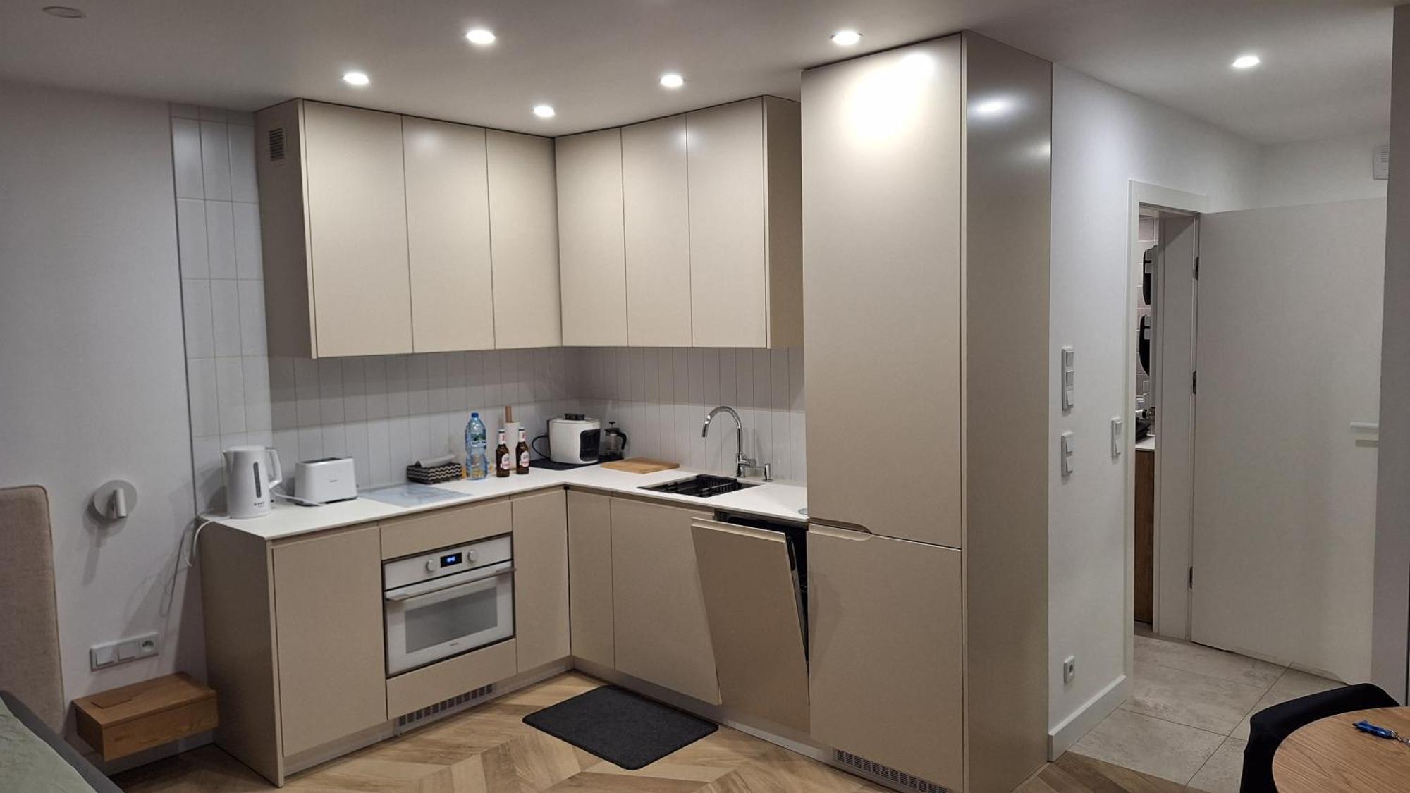 Apartament New Funcional Easy High Standard Free Garage Parking