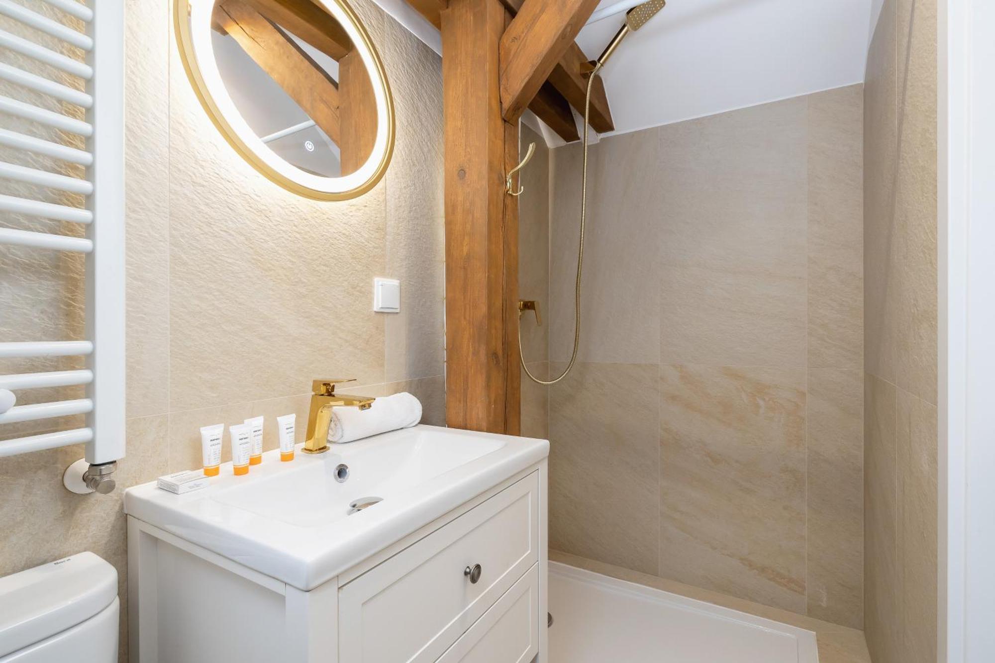The Historic Kazimierz District - With Parking By Renters Apartamento Cracóvia