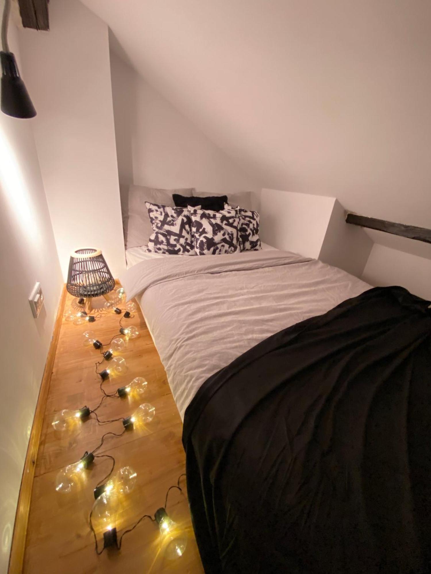 Apartment High Five *