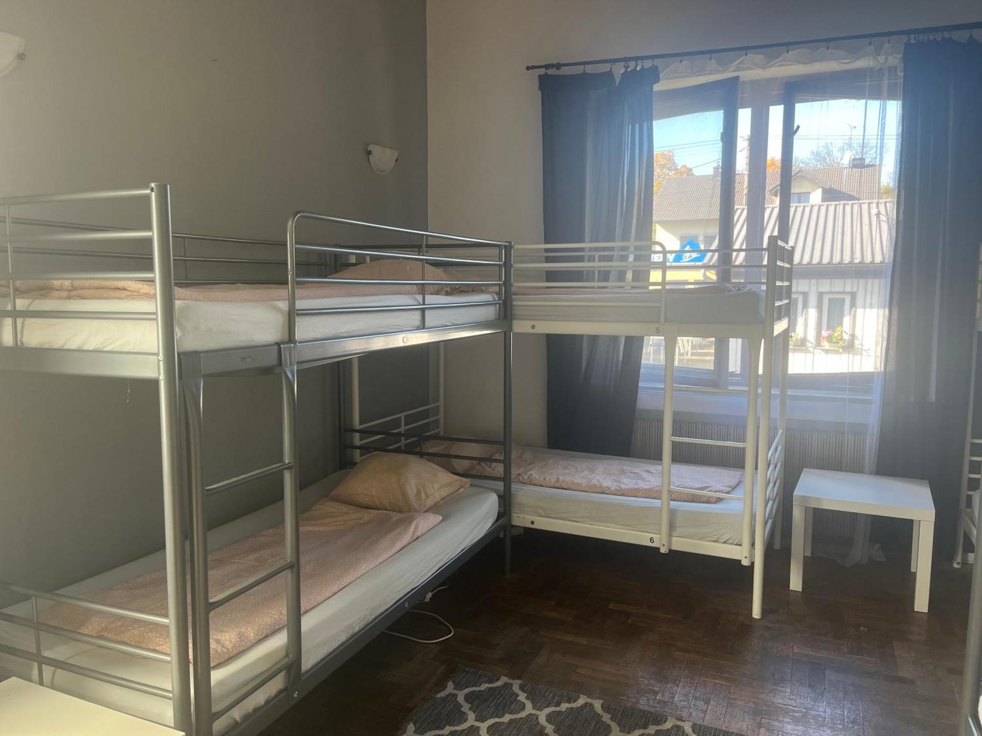 4.couples&4.friends Bed & Breakfast