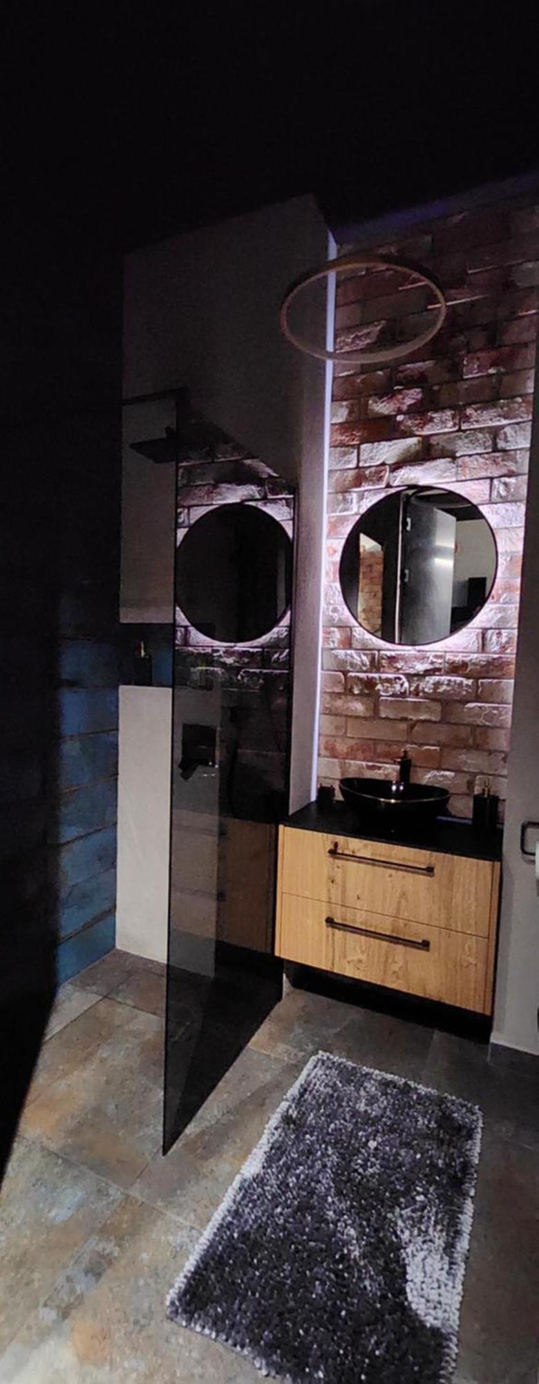 Luxury Vistula Old Town Apartments: Spa, Sauna & Pool Retreat Krakow