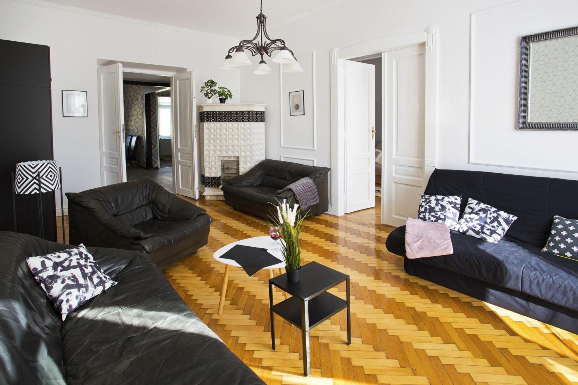 Large Next To Main Station - 85 M2 Apartment