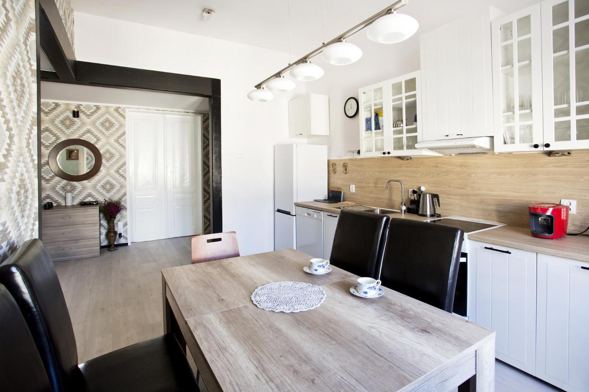 Large Next To Main Station - 85 M2 * Krakow