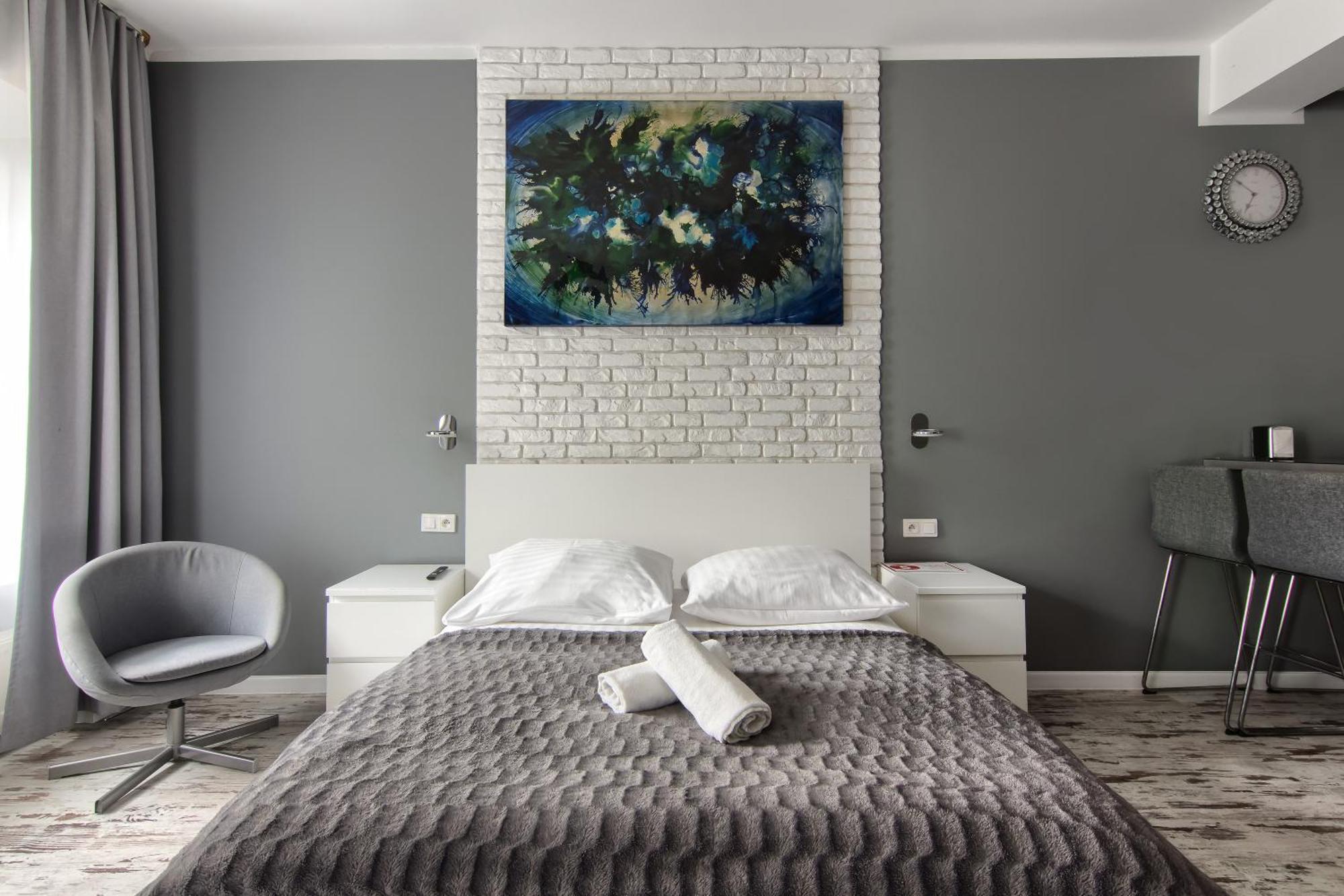 Mikołajska 5 *