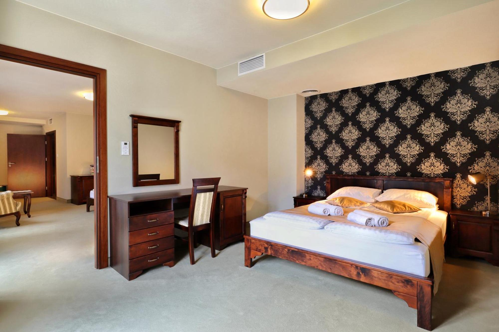 9 Aparthotel