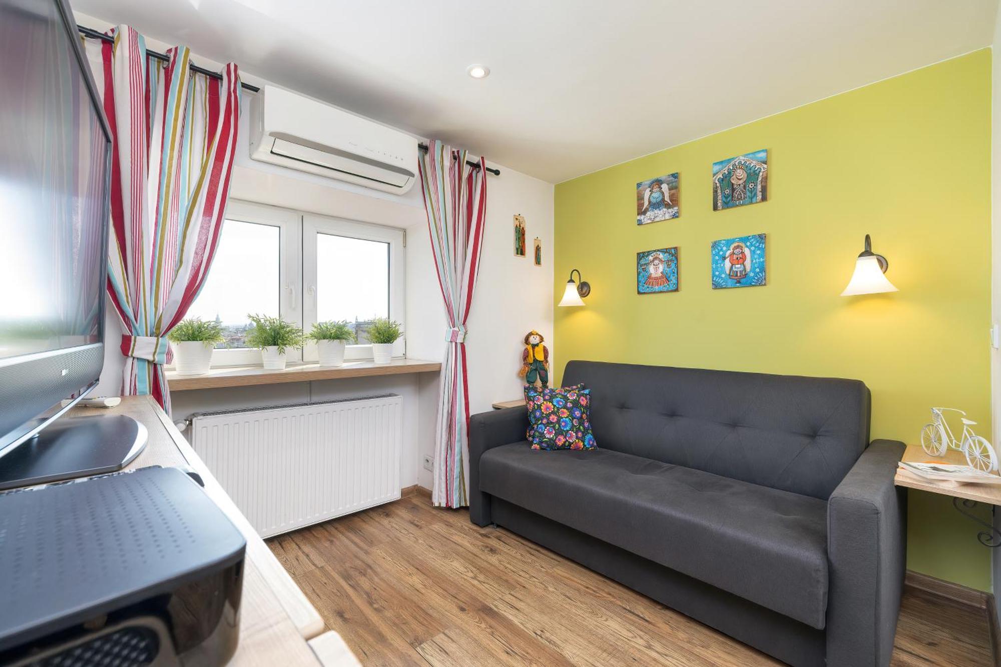 Apartment Slowacki Avenue Family Cracow By Renters *