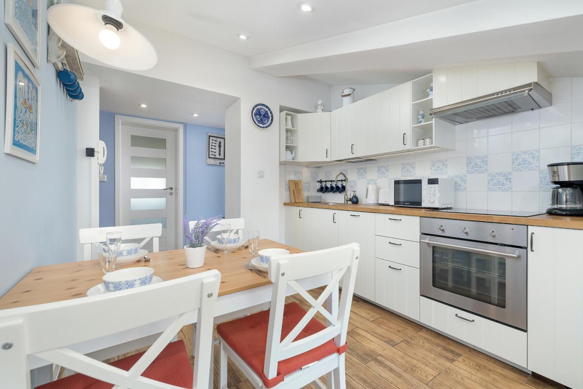 Apartment Slowacki Avenue Family Cracow By Renters Krakow