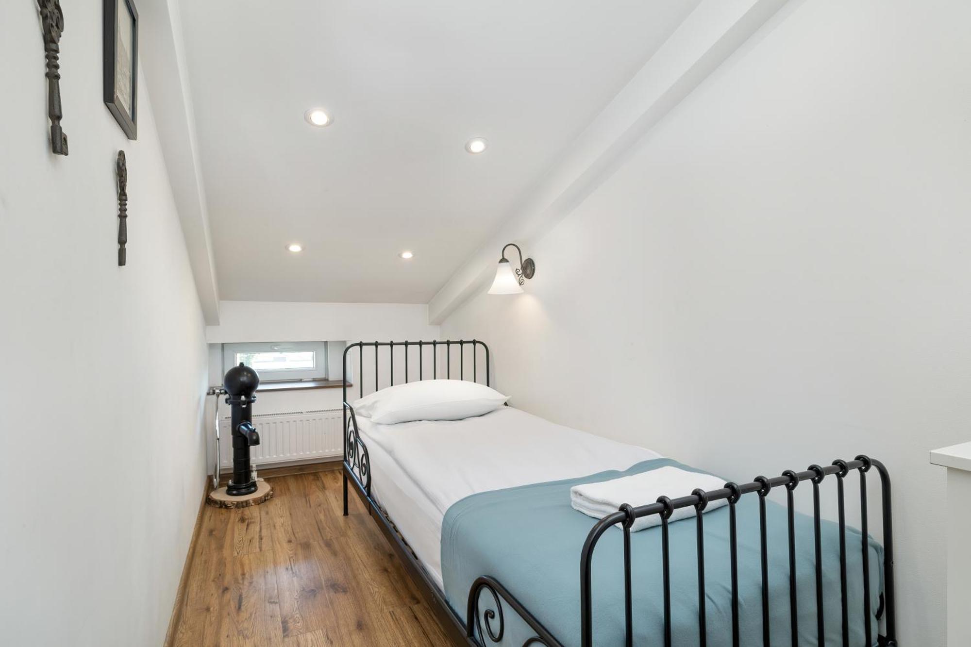 Slowacki Avenue Family Cracow By Renters Apartment Krakow