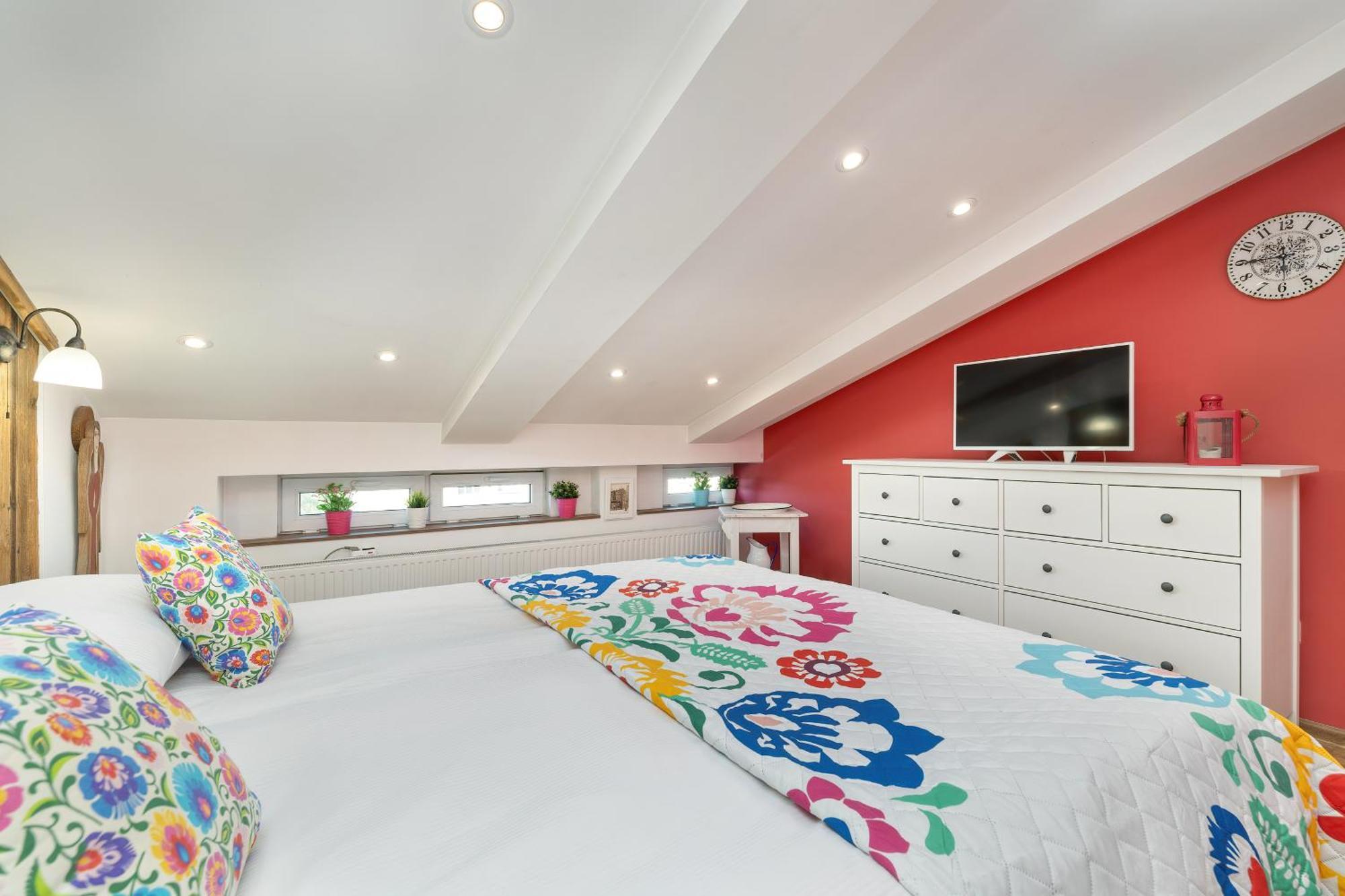 Apartment Slowacki Avenue Family Cracow By Renters *