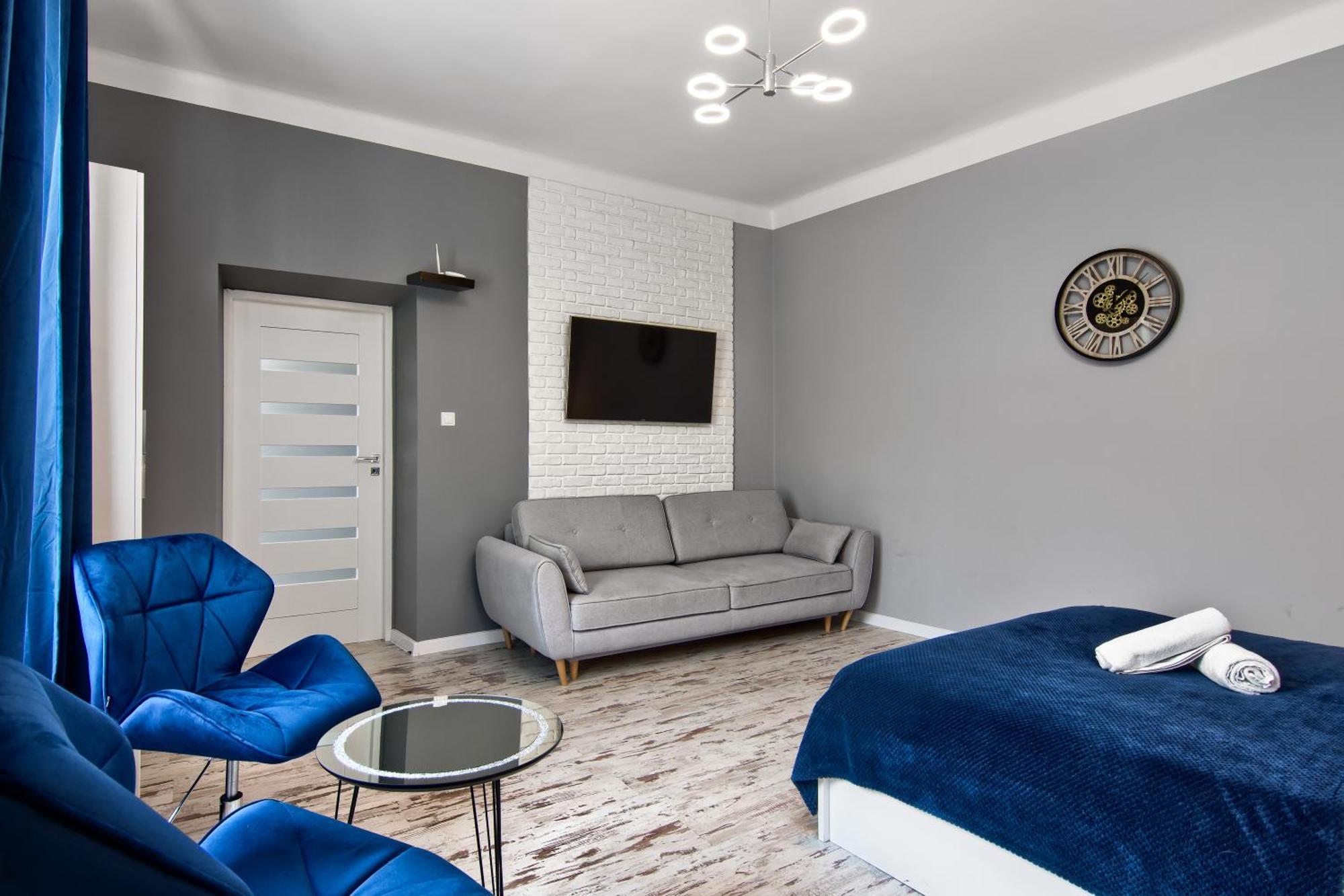 Mikołajska 5 *