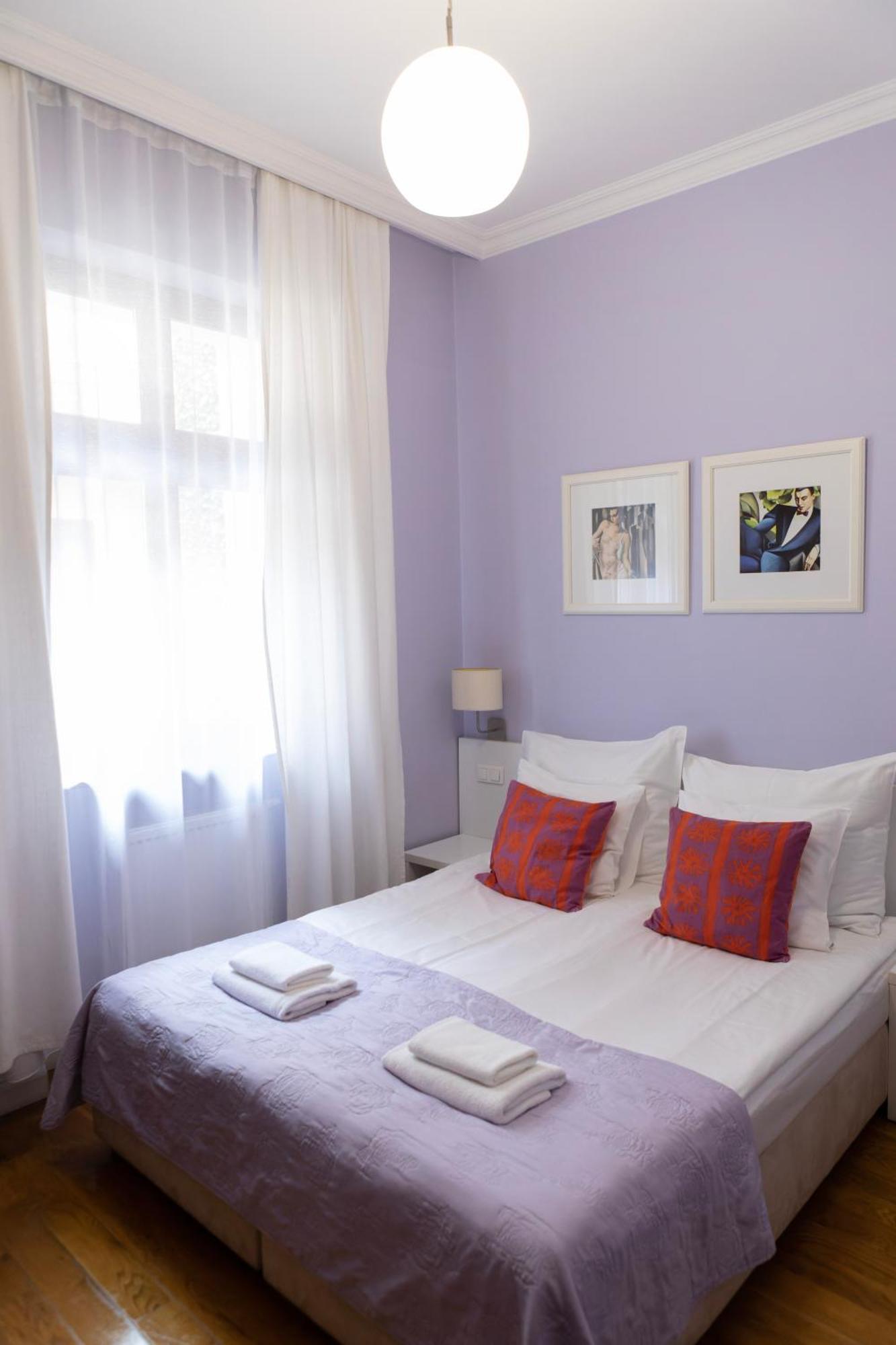 Gołębia 8 Hotel apartamentowy