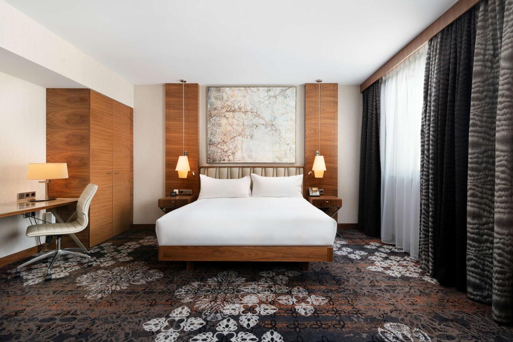 Doubletree By Hilton Hotel&convention Center Hotel