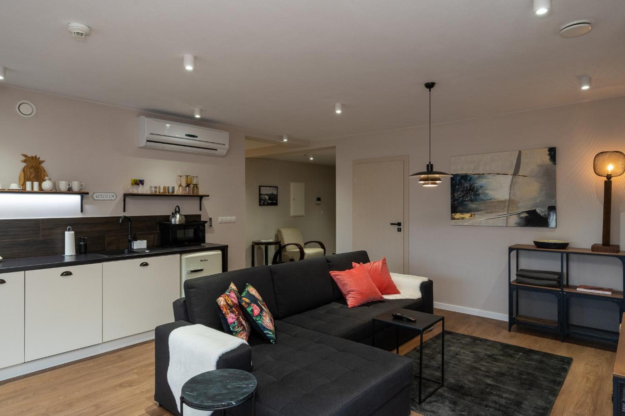 Zaka Apartment