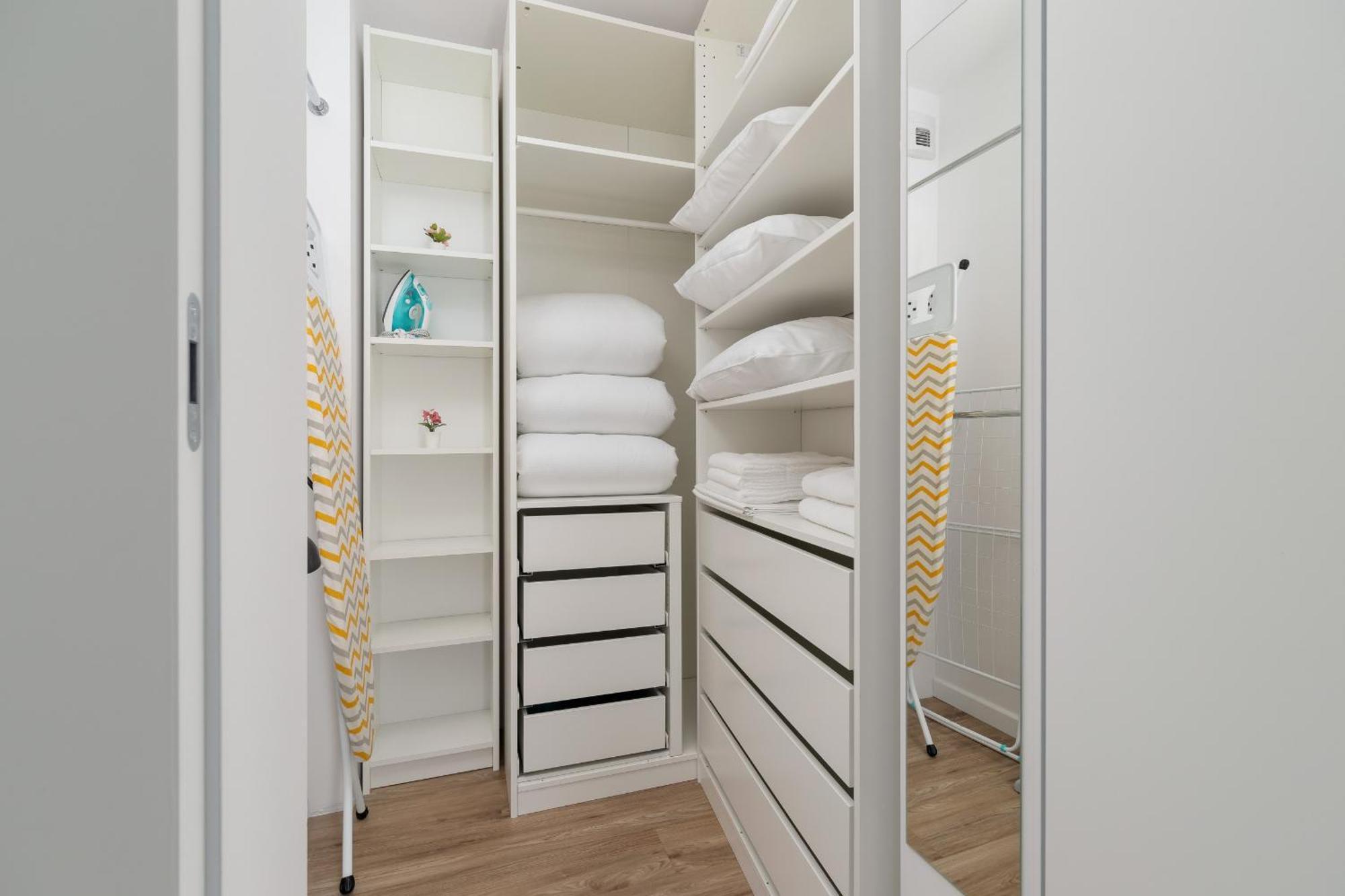Modern Suitable For Remote Work With Balcony & Parking By Renters * Cracóvia