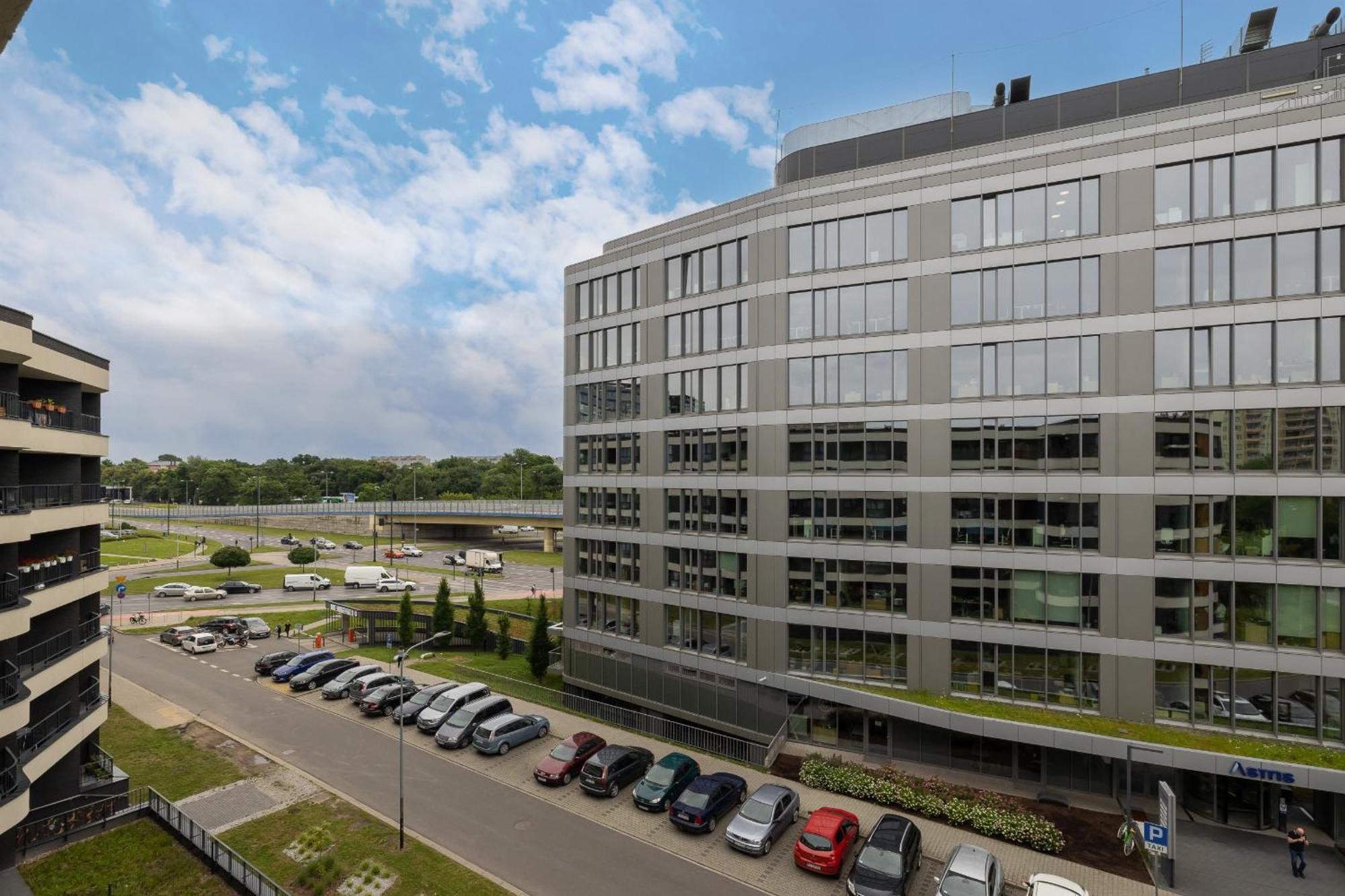 Apartamento Modern Suitable For Remote Work With Balcony & Parking By Renters *