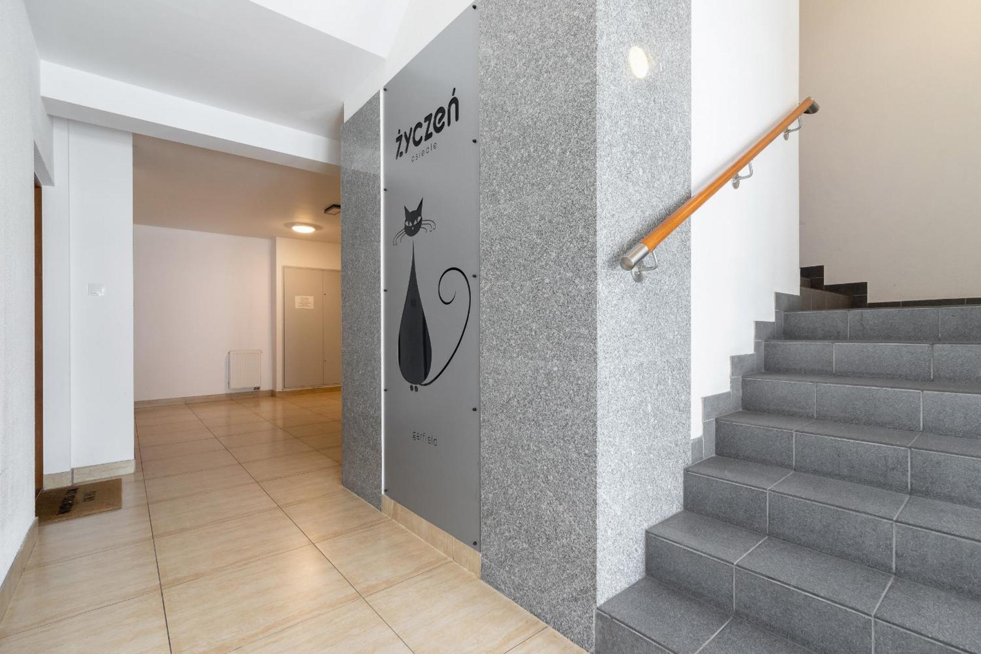 Stawowa With Balcony & Parking Cracow By Renters Apartment *