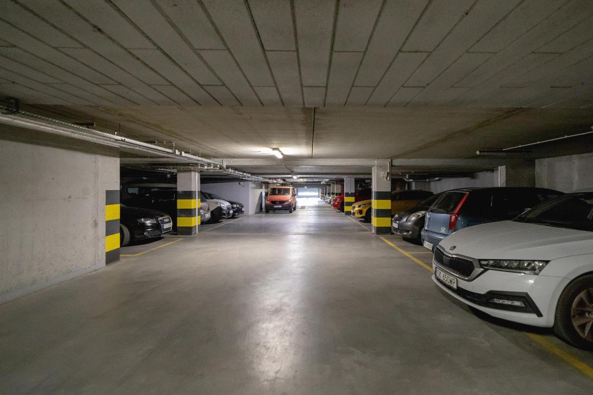 Stawowa With Balcony & Parking Cracow By Renters