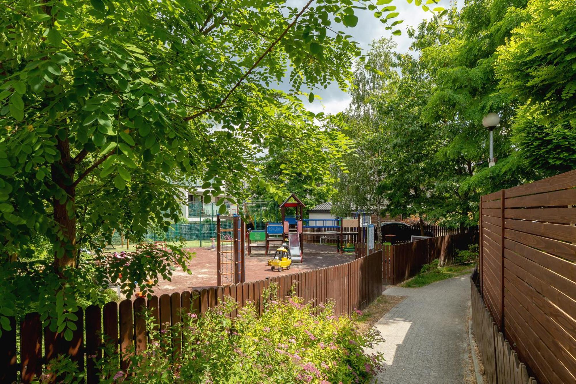 Stawowa With Balcony & Parking Cracow By Renters Apartment Krakow