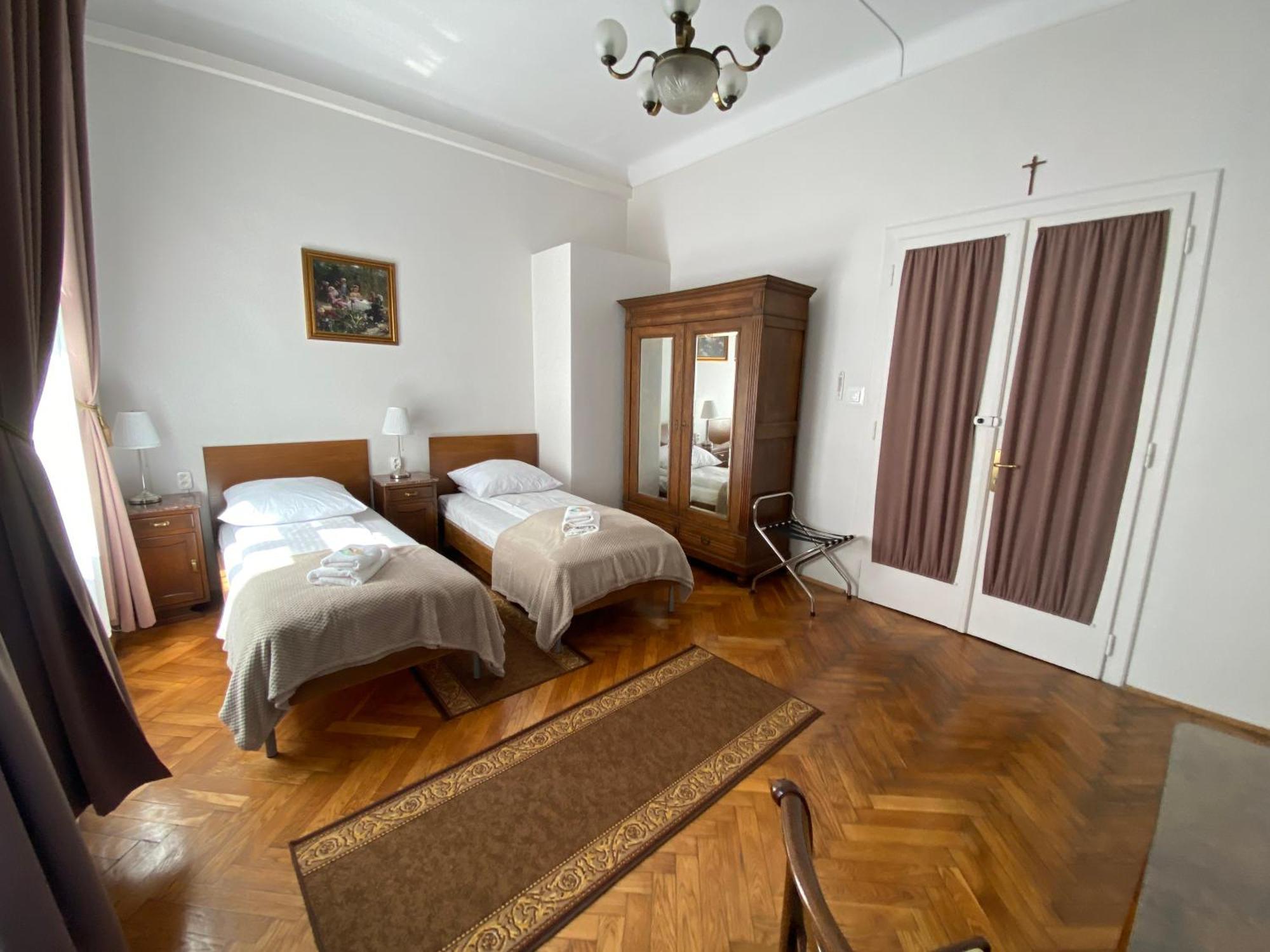 Maria Aparthotel 2*