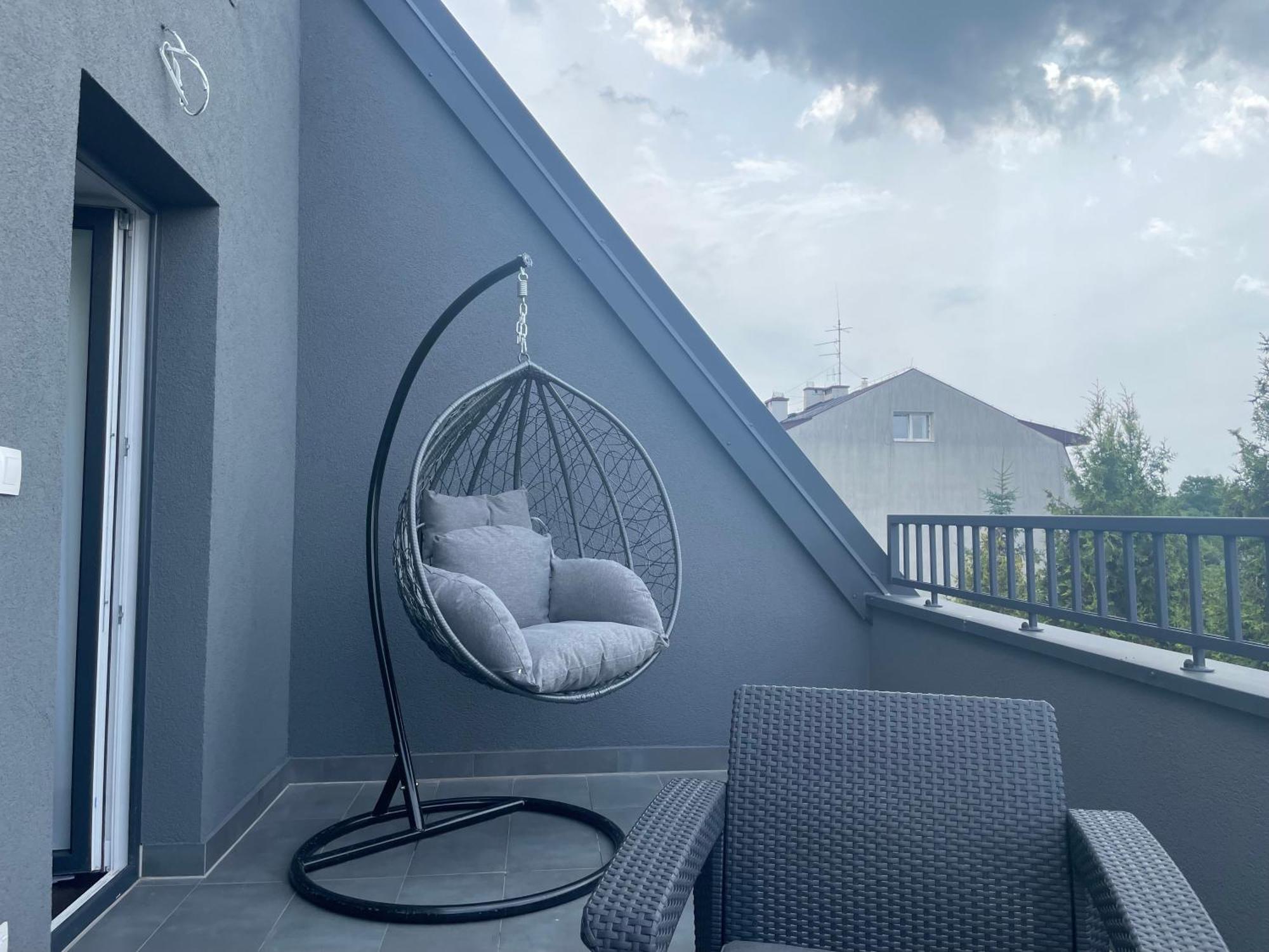 Near Sanktuarium Beautiful View And Free Parking Apartment