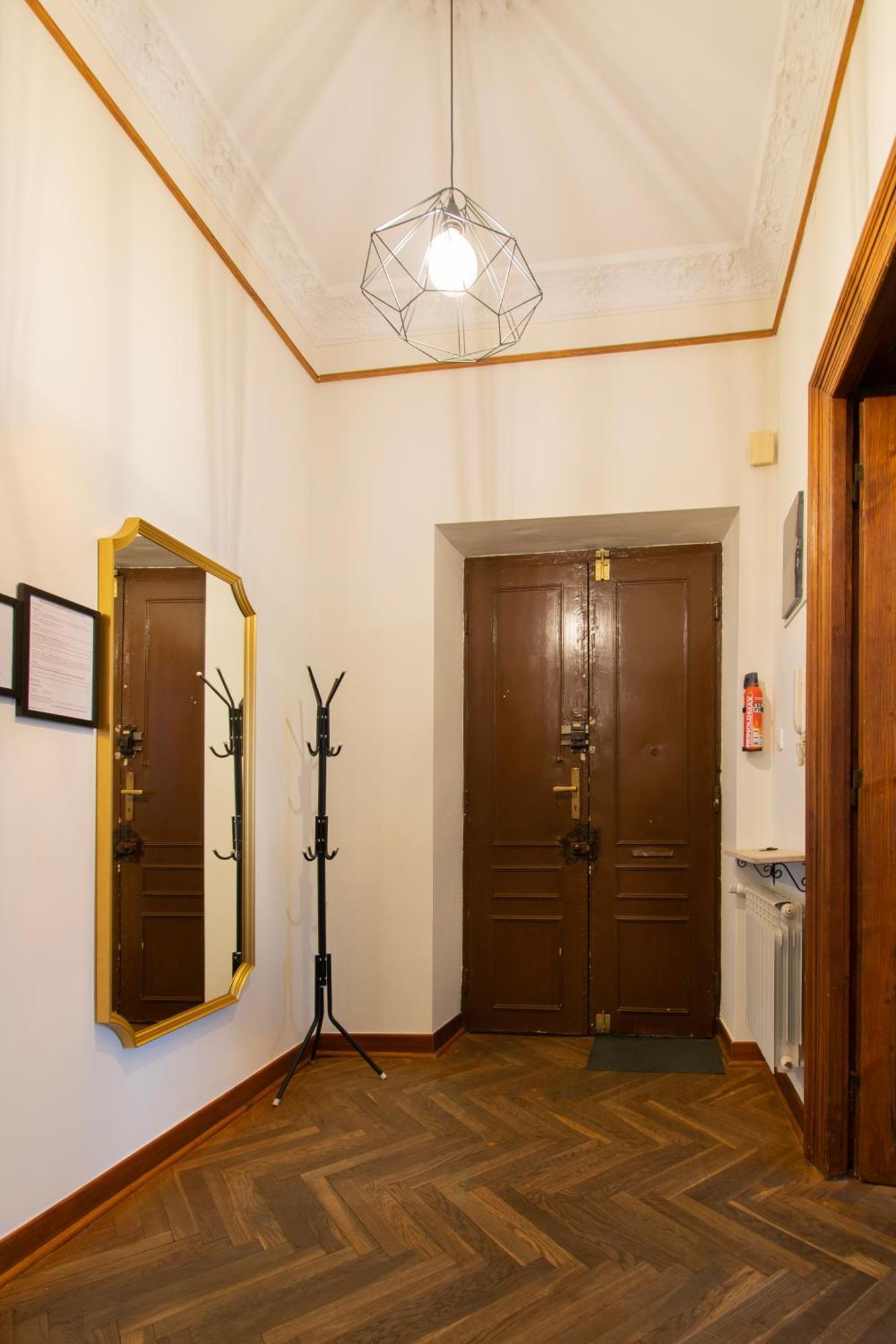 Magnificent Zyblikiewicza 11a, Location Apartment *
