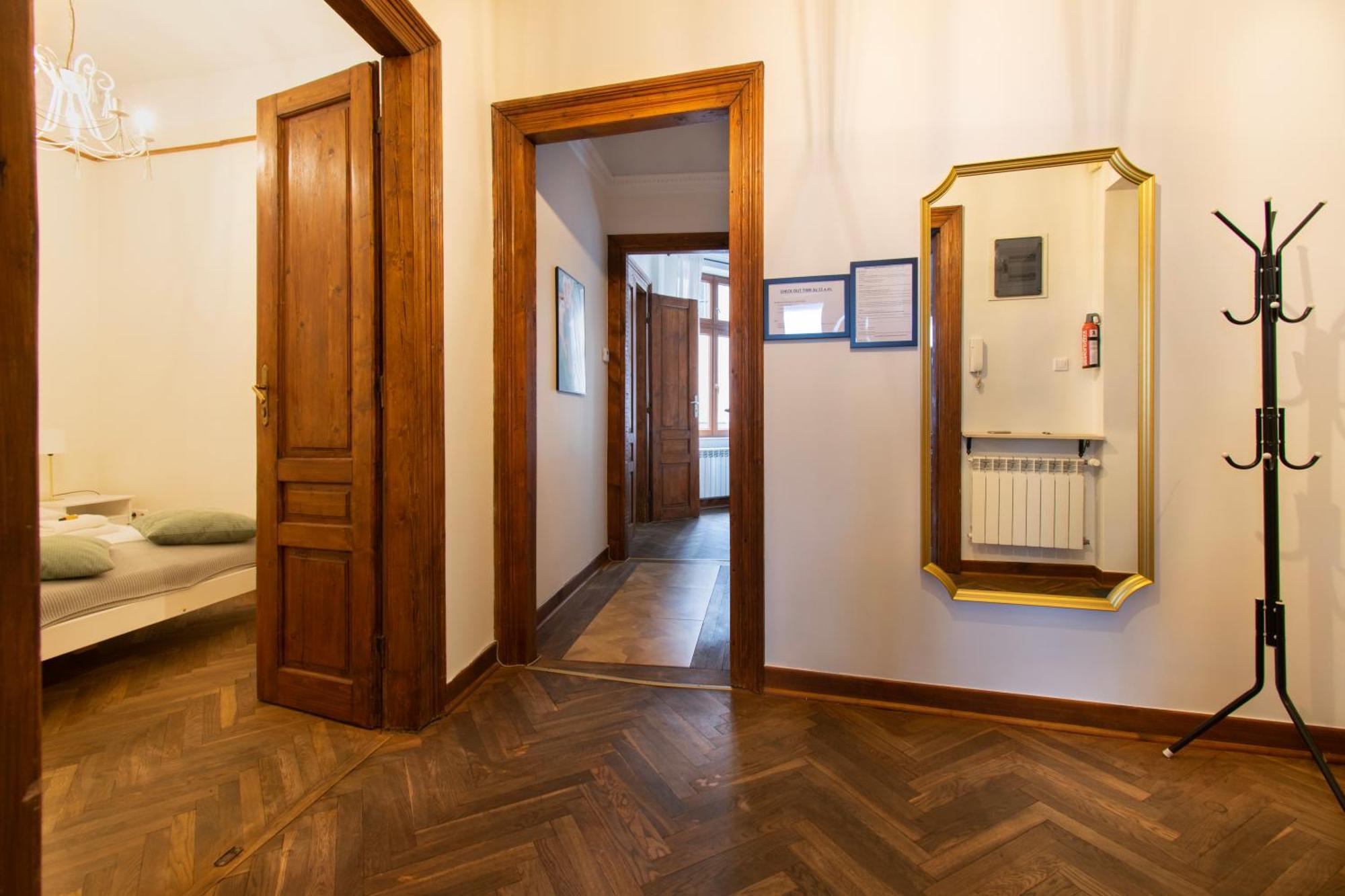 Magnificent Zyblikiewicza 11a, Location Apartment