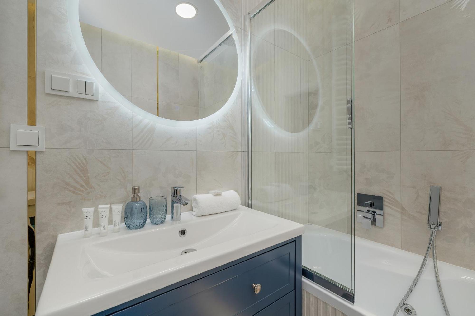 Cozy Orawska With Balcony By Renters Apartment
