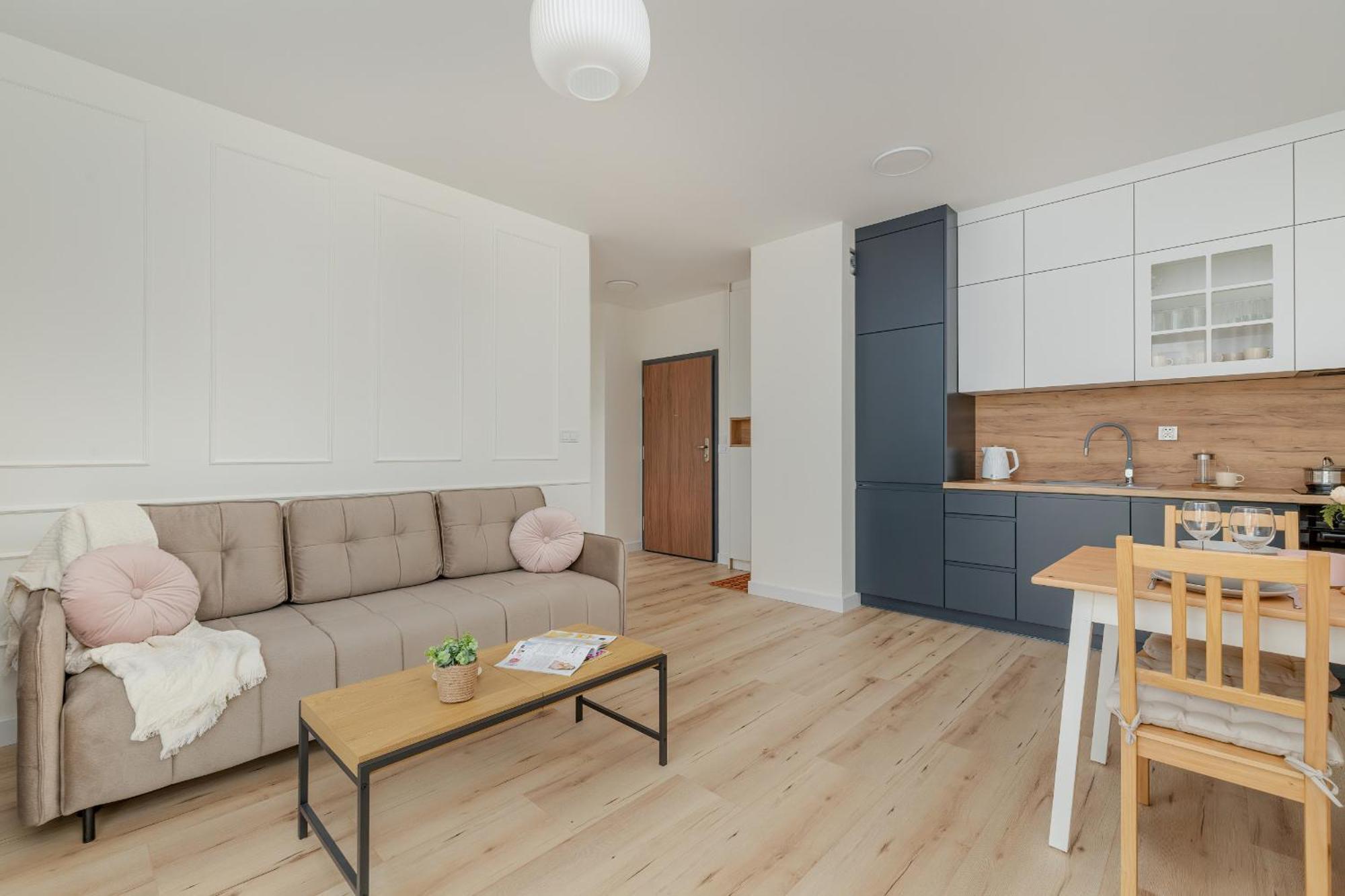 Apartment Cozy Orawska With Balcony By Renters