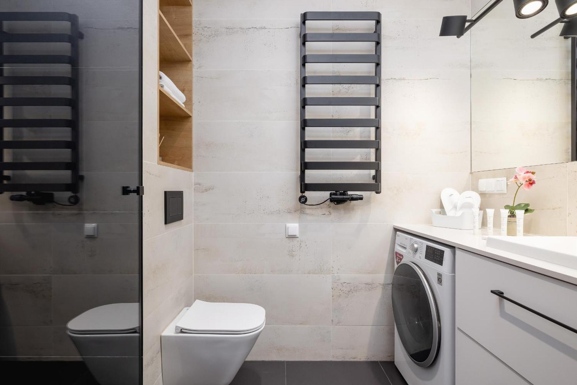 Bright In With Garden, Air Conditioning, Parking And Desk By Renters Prestige * Krakow