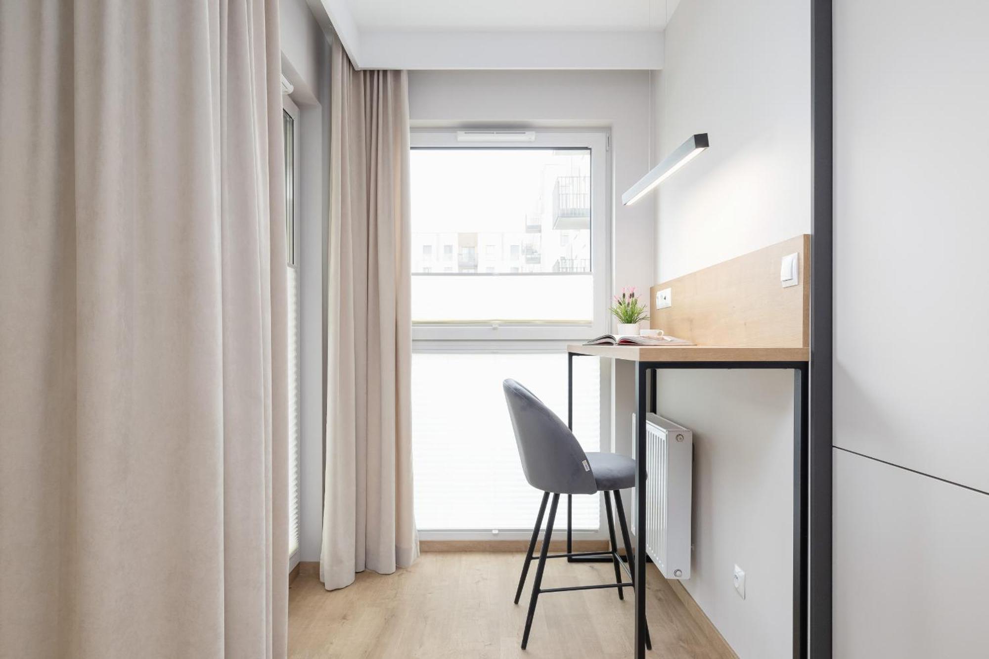 Bright In With Garden, Air Conditioning, Parking And Desk By Renters Prestige Apartment Krakow