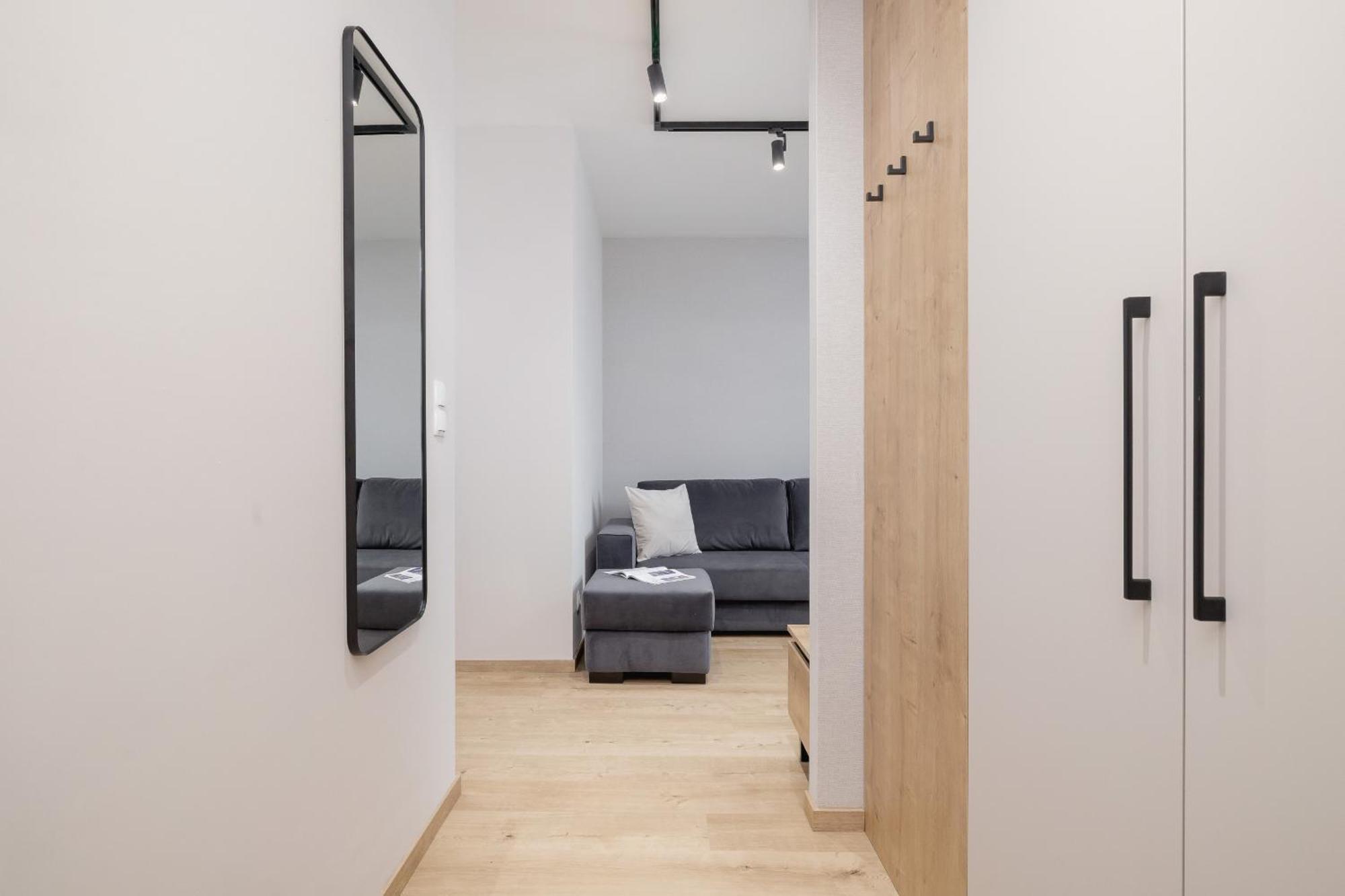 Bright In With Garden, Air Conditioning, Parking And Desk By Renters Prestige * Krakow