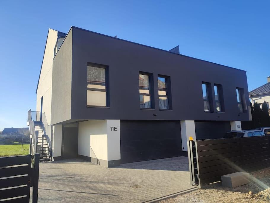 Przestronny Apartament, Ogrodek, Miejsca Postojowe W Garazu * Krakow