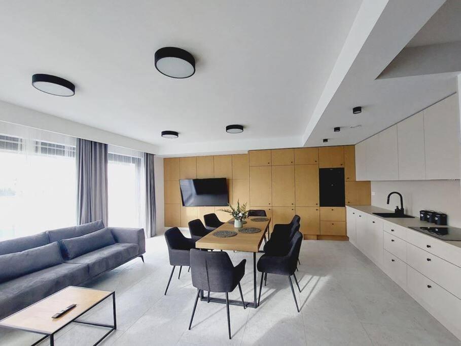 Przestronny Apartament, Ogrodek, Miejsca Postojowe W Garazu * Krakow